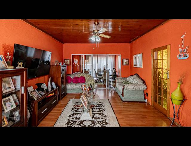 3 BEDROOM HOUSE FOR SALE IN LEONDALE